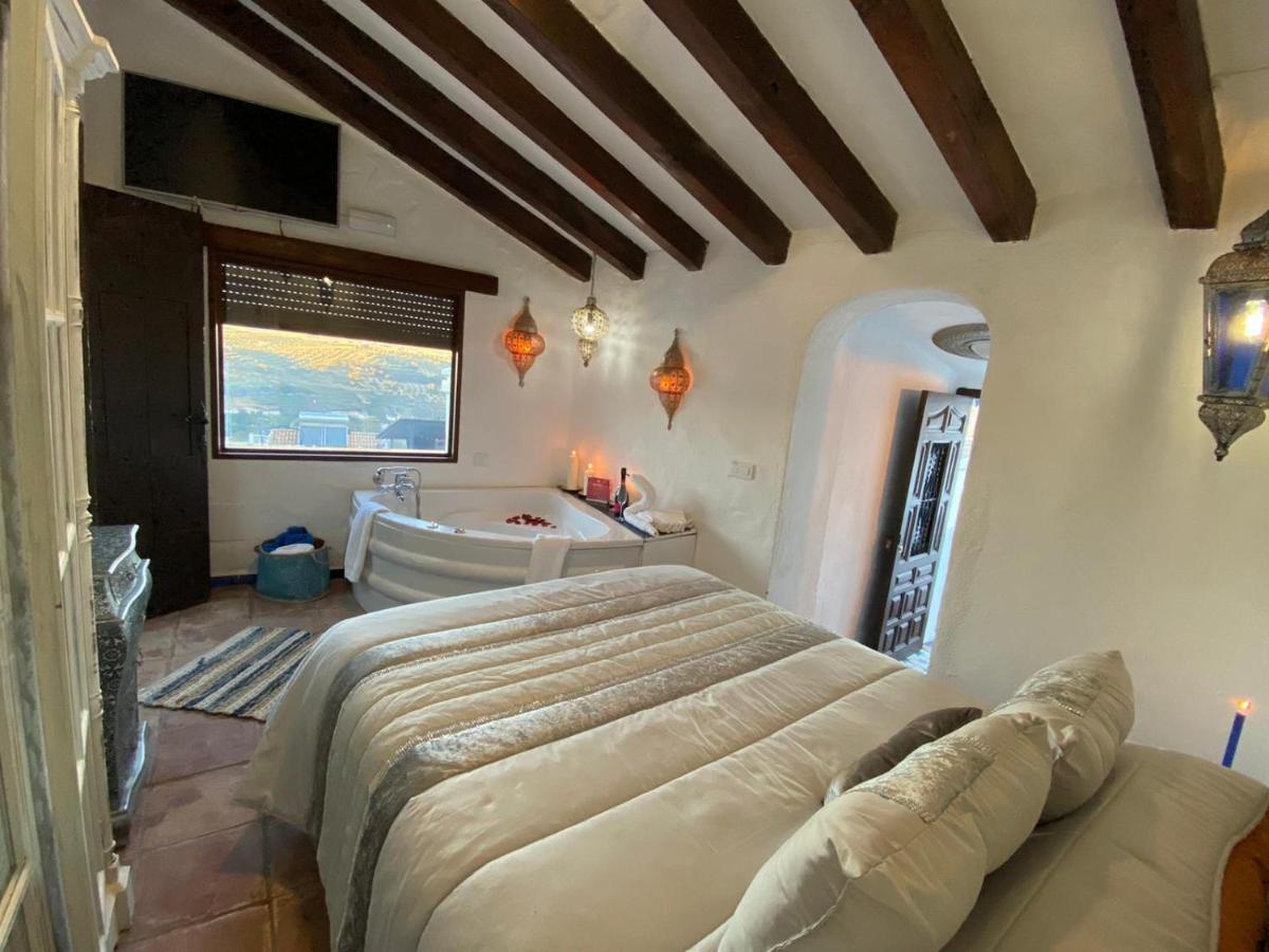 El Escondite De Martina, Aticos Romanticos Setenil De Las Bodegas Eksteriør bilde