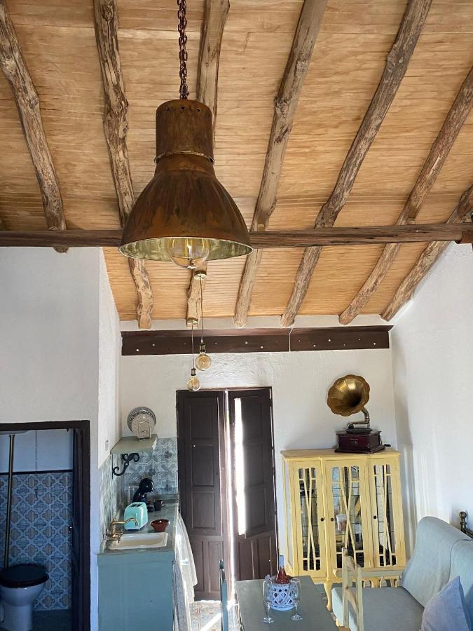 El Escondite De Martina, Aticos Romanticos Setenil De Las Bodegas Eksteriør bilde
